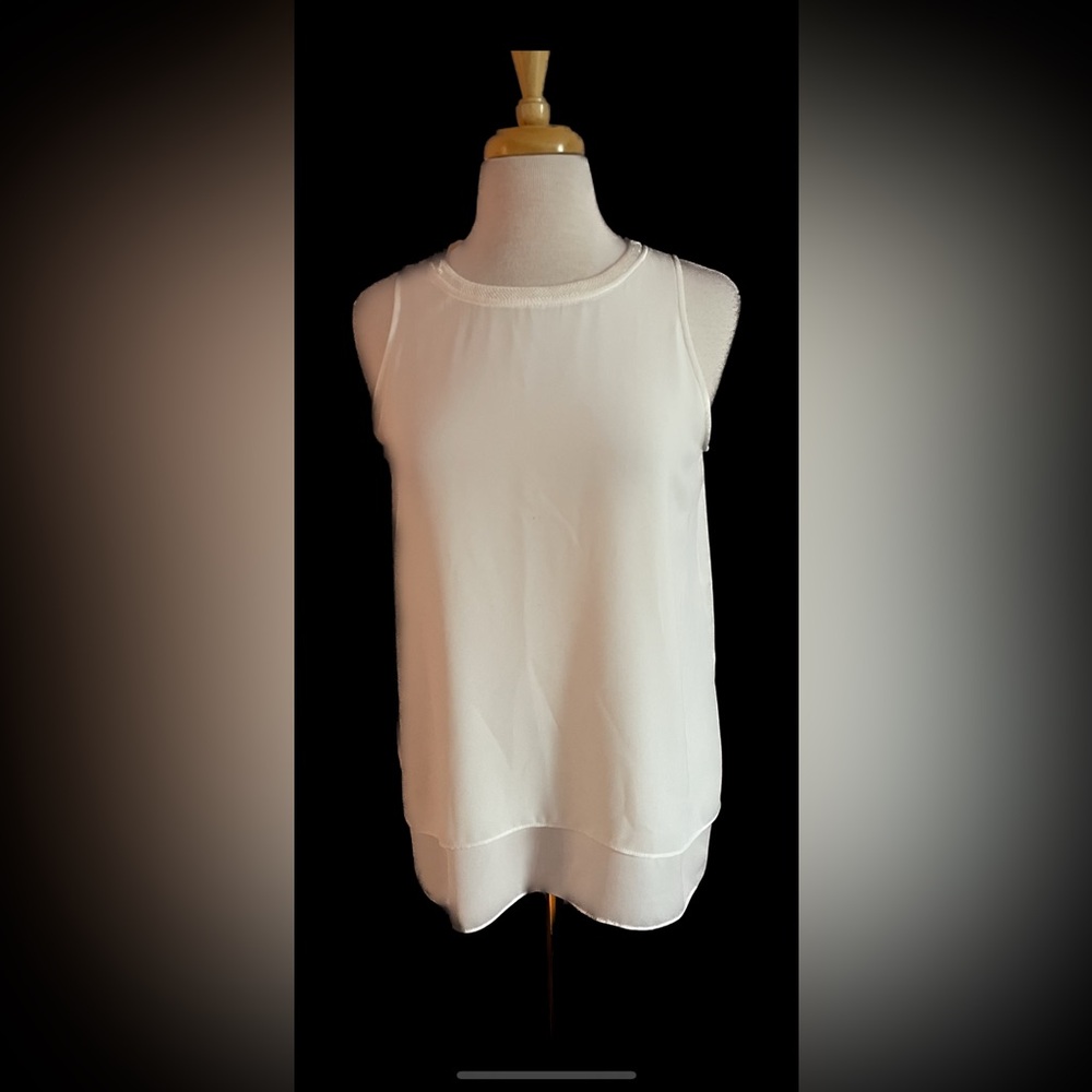 Classic White Sleeveless Tank Top